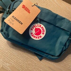 Fjallraven Kånken Hip Pack - Dark Green, NWT